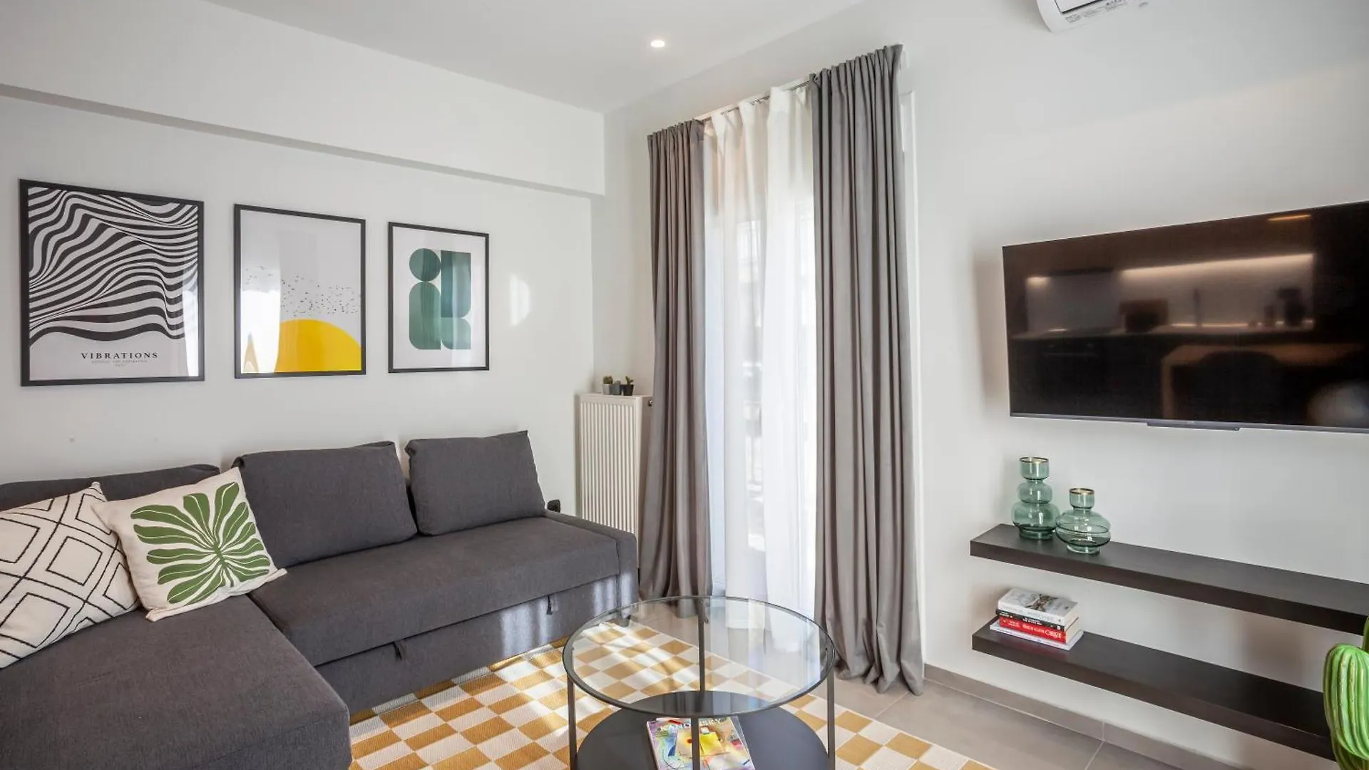 Mazi Rooms Charilaou 2,3 Thessaloniki Greece