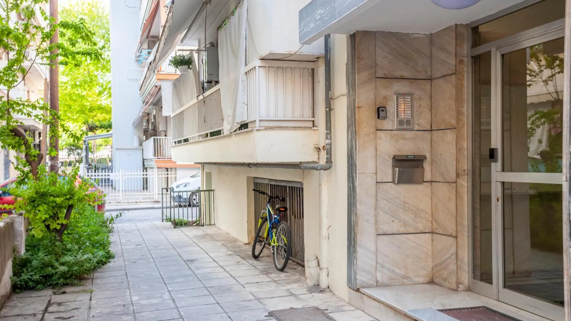 Mazi Rooms Charilaou 2,3 Thessaloniki 0*,  Greece